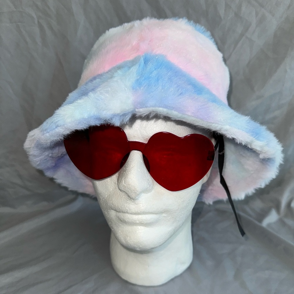 RAVELUXE 🥳 Bucket Hat 👒 Furry 🐰 ✨ Light Blue and Pink ✨